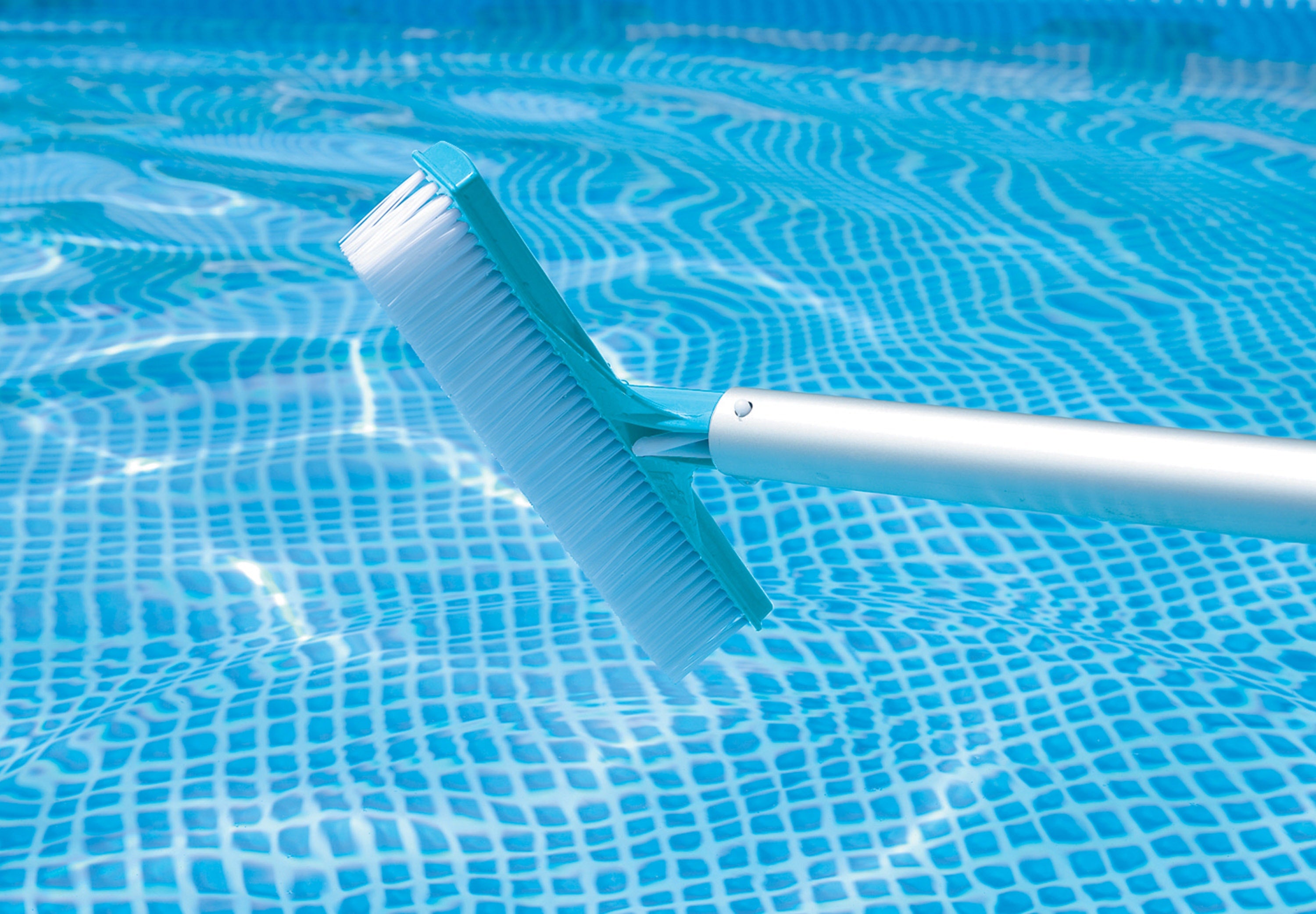 Intex Kit Mantencion Piscina Deluxe 28003