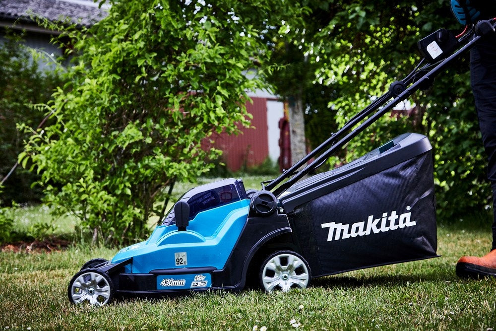 Makita Cortacesped 17" Con Bateria + Cargador 18V Dlm432Pt2