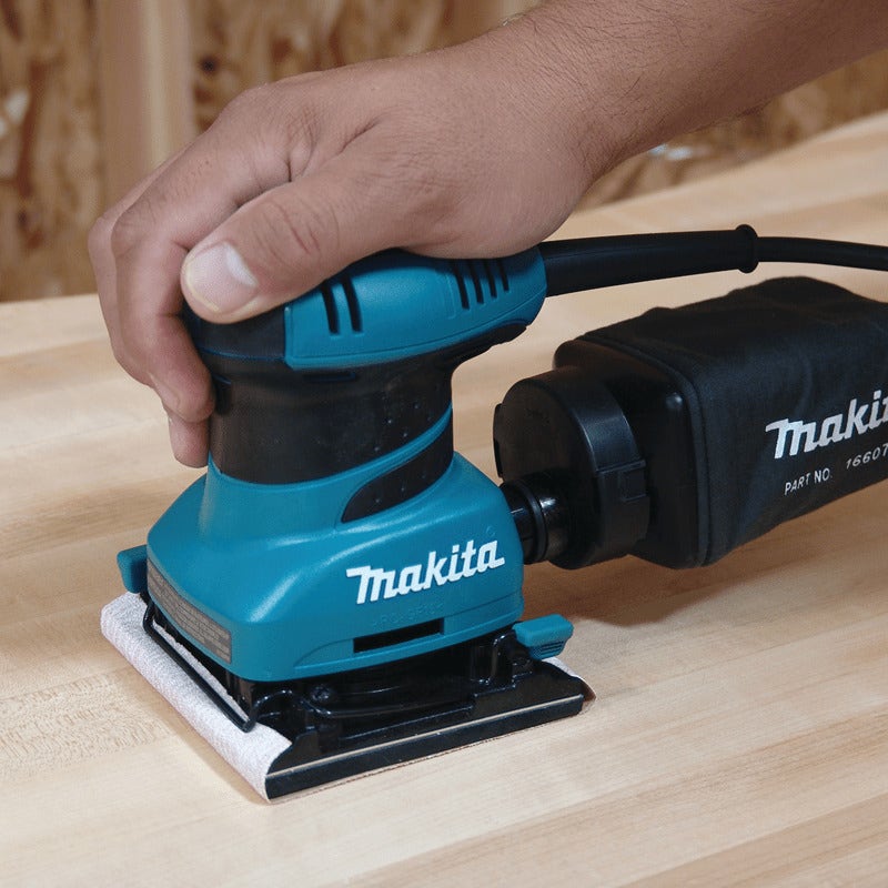 Makita Lijadora Orbital Bo4556