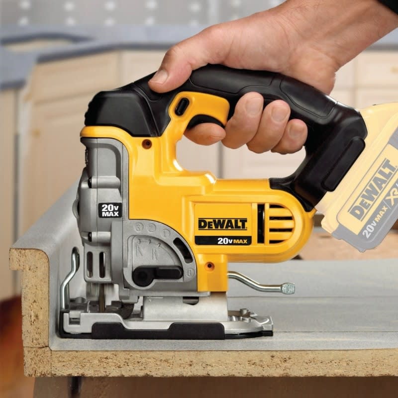 Dewalt  Sierra Caladora 20Vs/Bateria Dcs331B