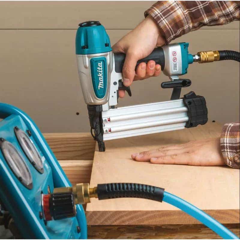 Makita Clavadora Neumatica 18ga    Af506